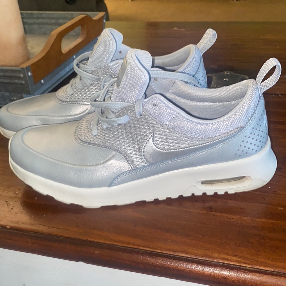Nike shoes size 8 gray leather AIR MAX Thea great condition